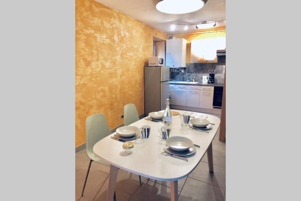 F3 - Neuf - 4/6 P - Lits King Size - Wifi - Cour Apartment Le Puy-en-Velay Exterior photo